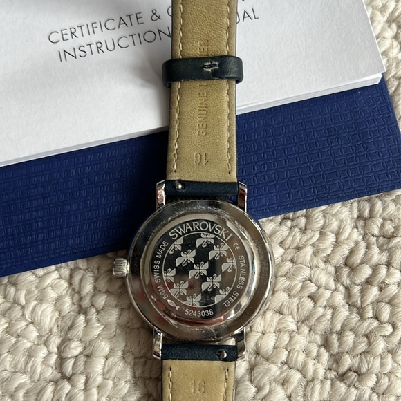 Swarovski watch (see notes),face jewels change to show all clear or clear & blue - Picture 7 of 7